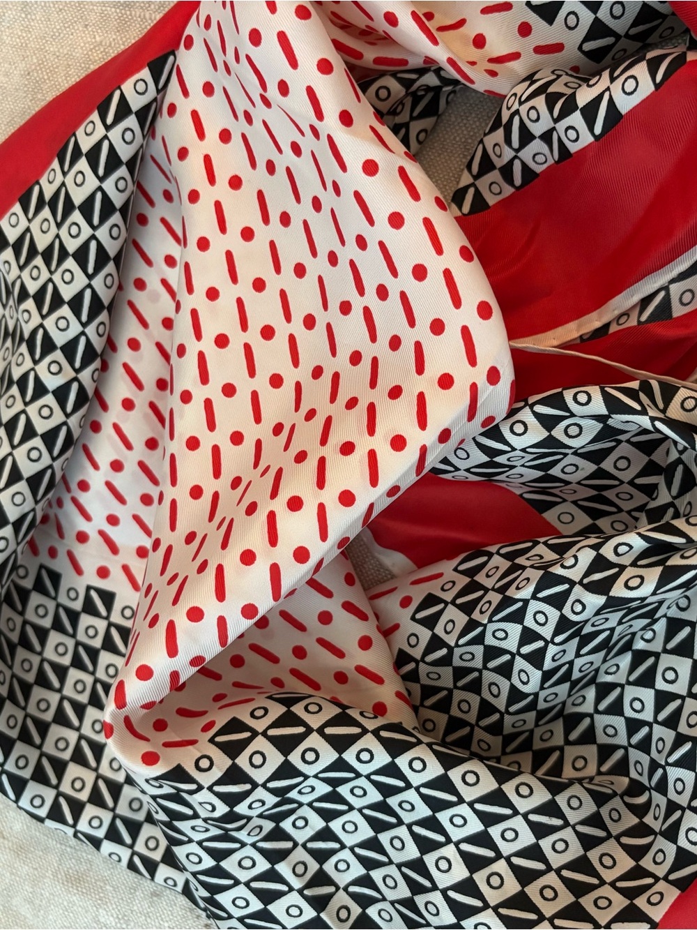 Robinson Golluber Women's Red & Black Patterned  Scarf